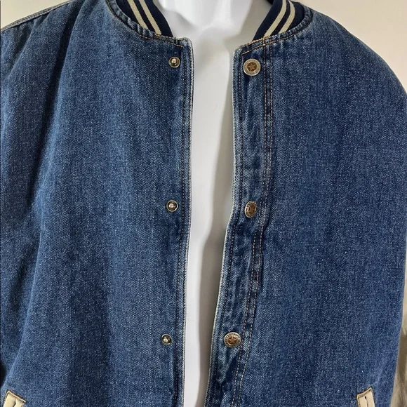 Faded Glory Authentic Blue Jeans Jacket Boys Size XL
Quilted Lining Snap Front - Picture 2 of 10